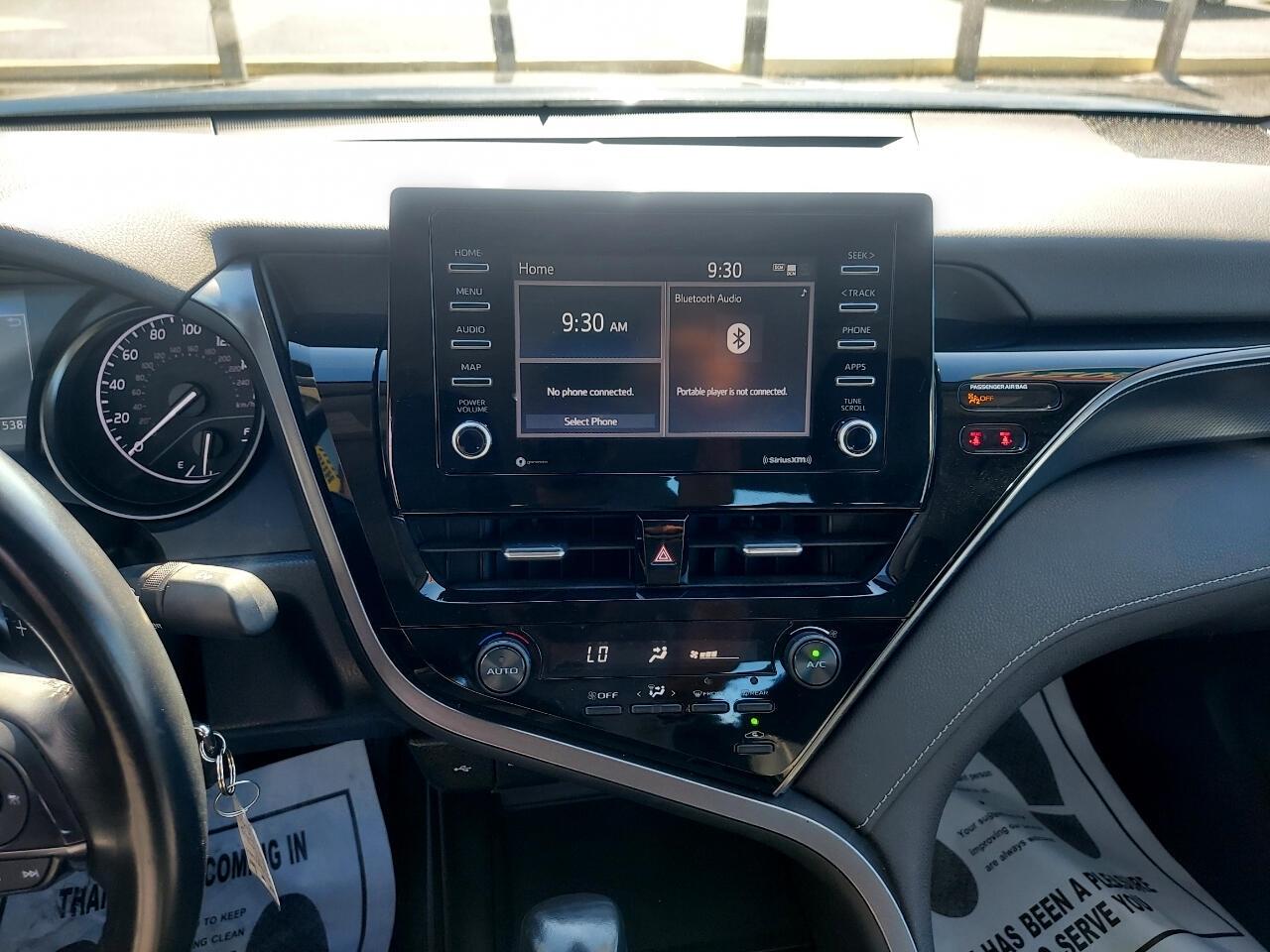 Toyota Camry SE 2021
