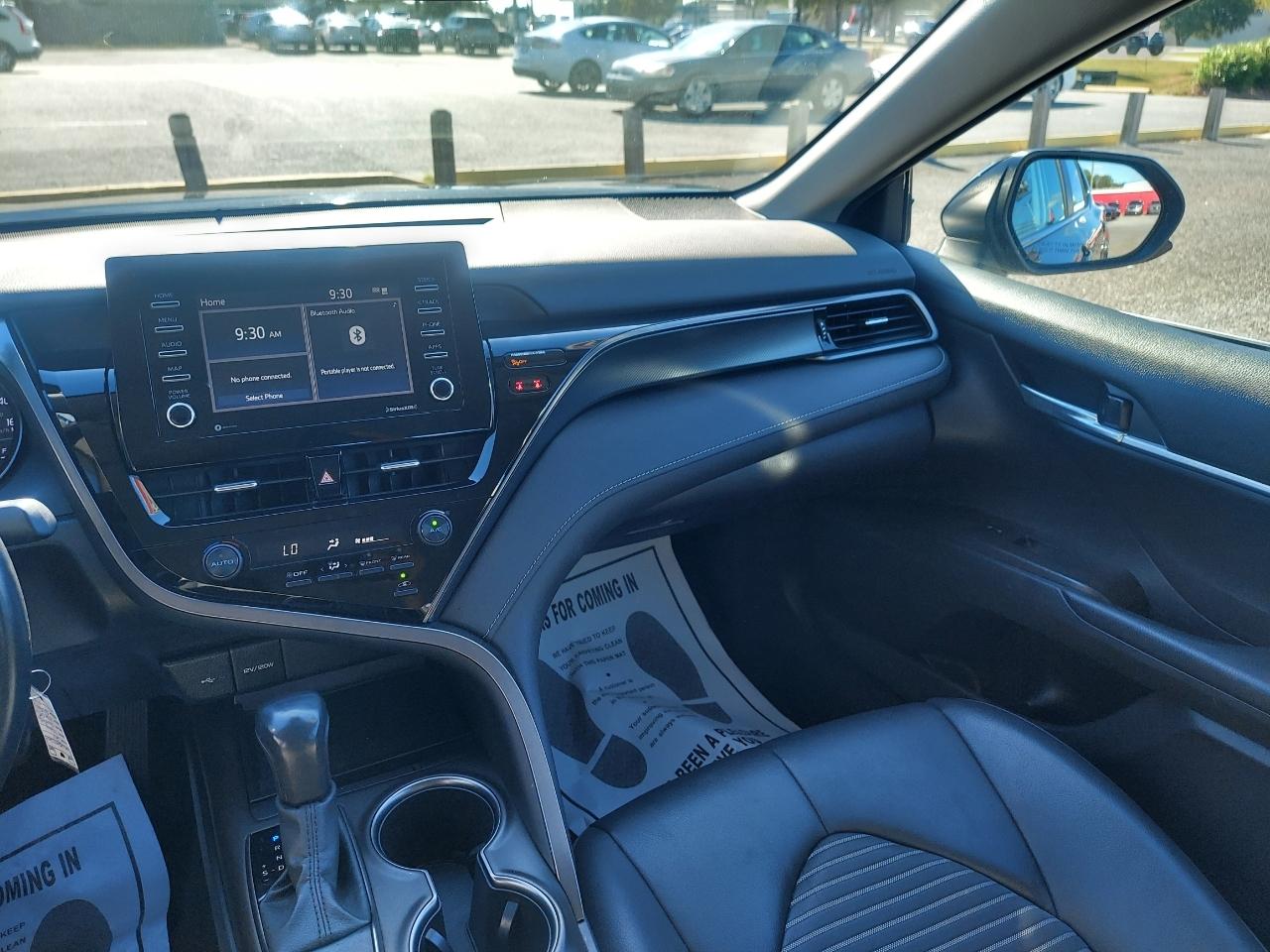 Toyota Camry SE 2021