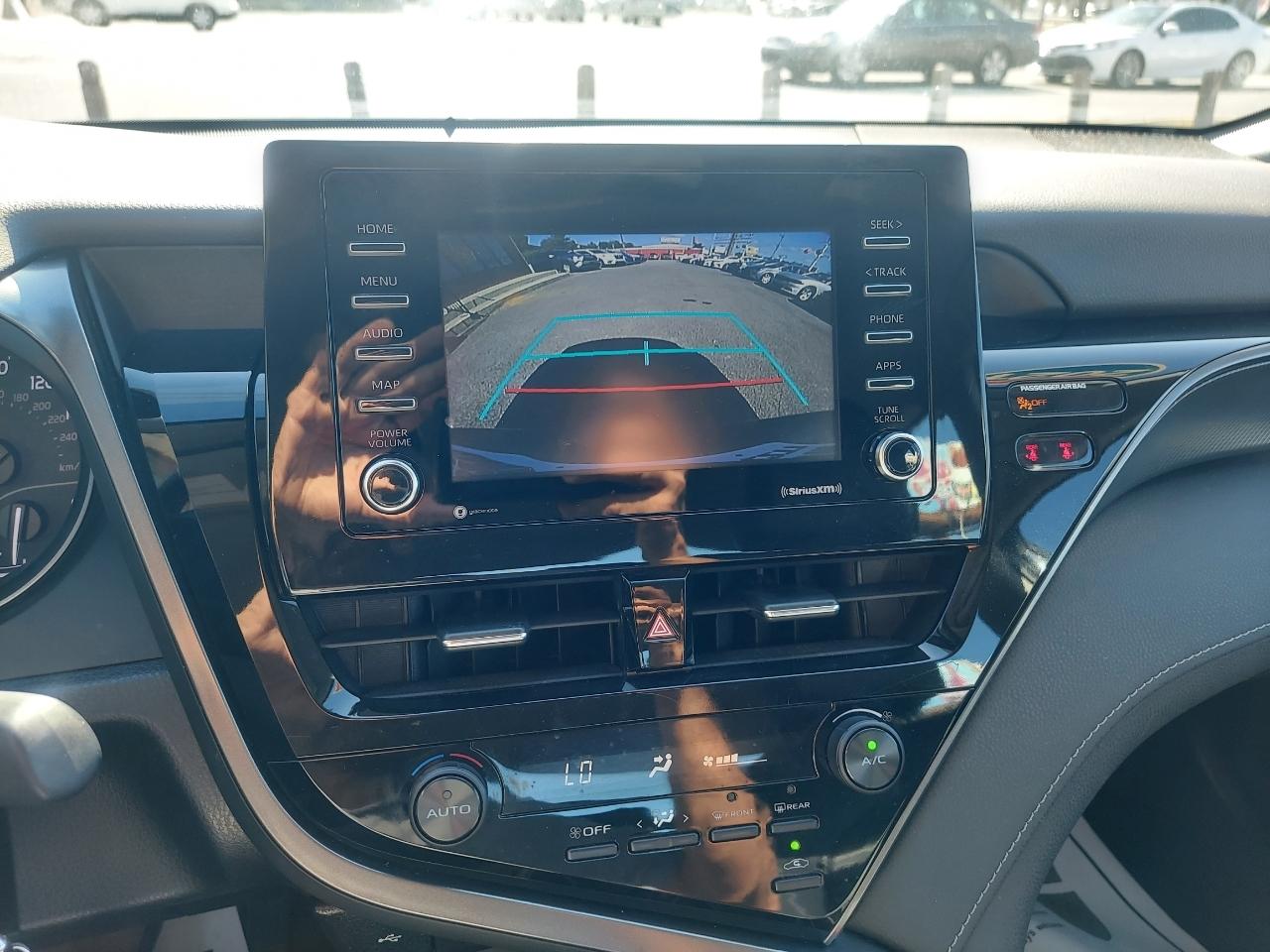 Toyota Camry SE 2021