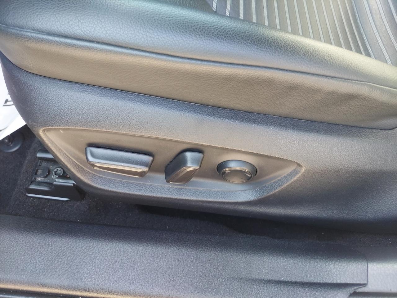 Toyota Camry SE 2021