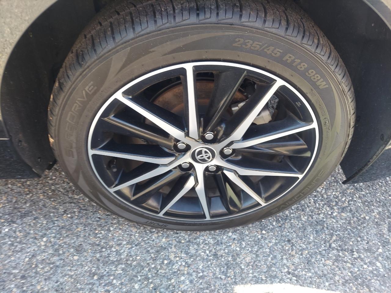 Toyota Camry SE 2021