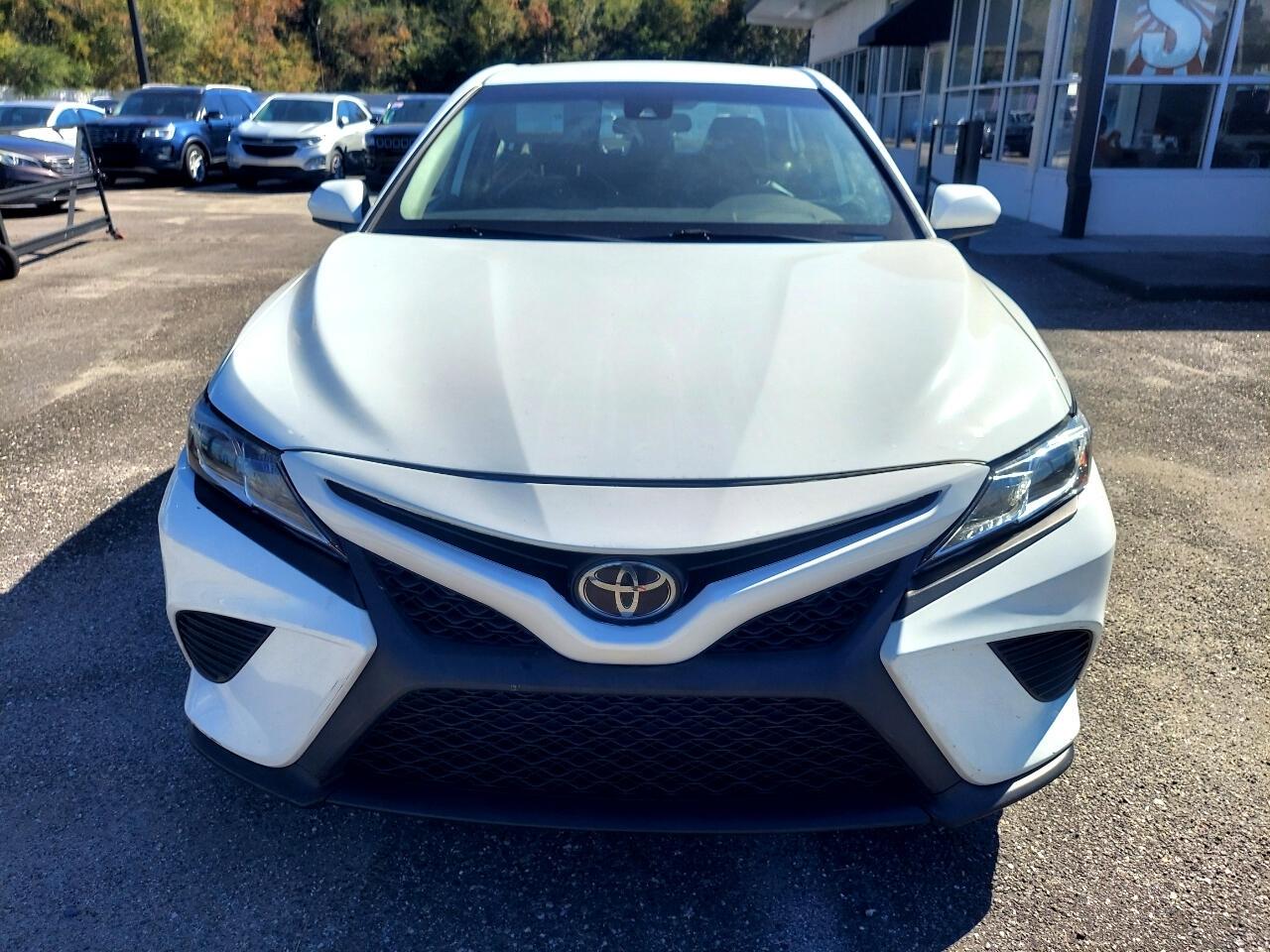 Toyota Camry SE 2020