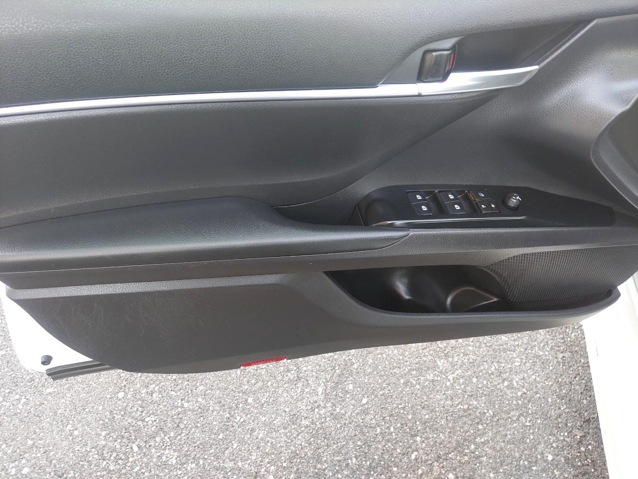Toyota Camry SE 2020