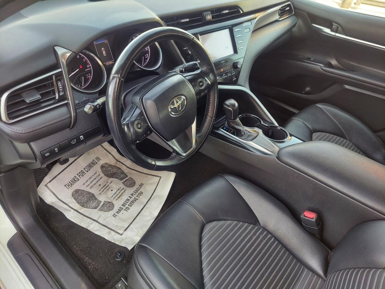 Toyota Camry SE 2020