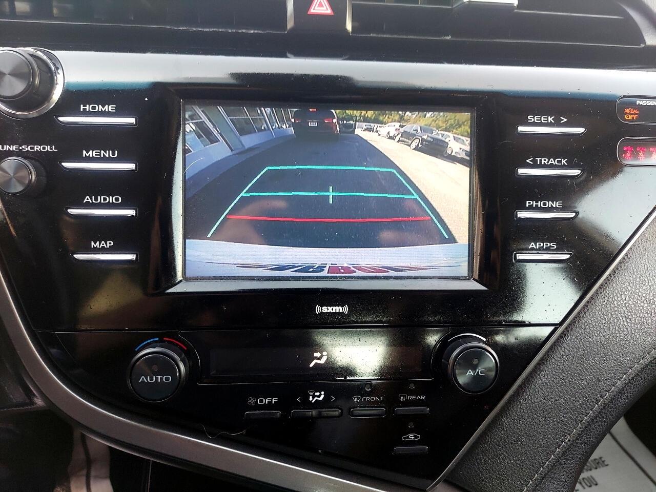 Toyota Camry SE 2020