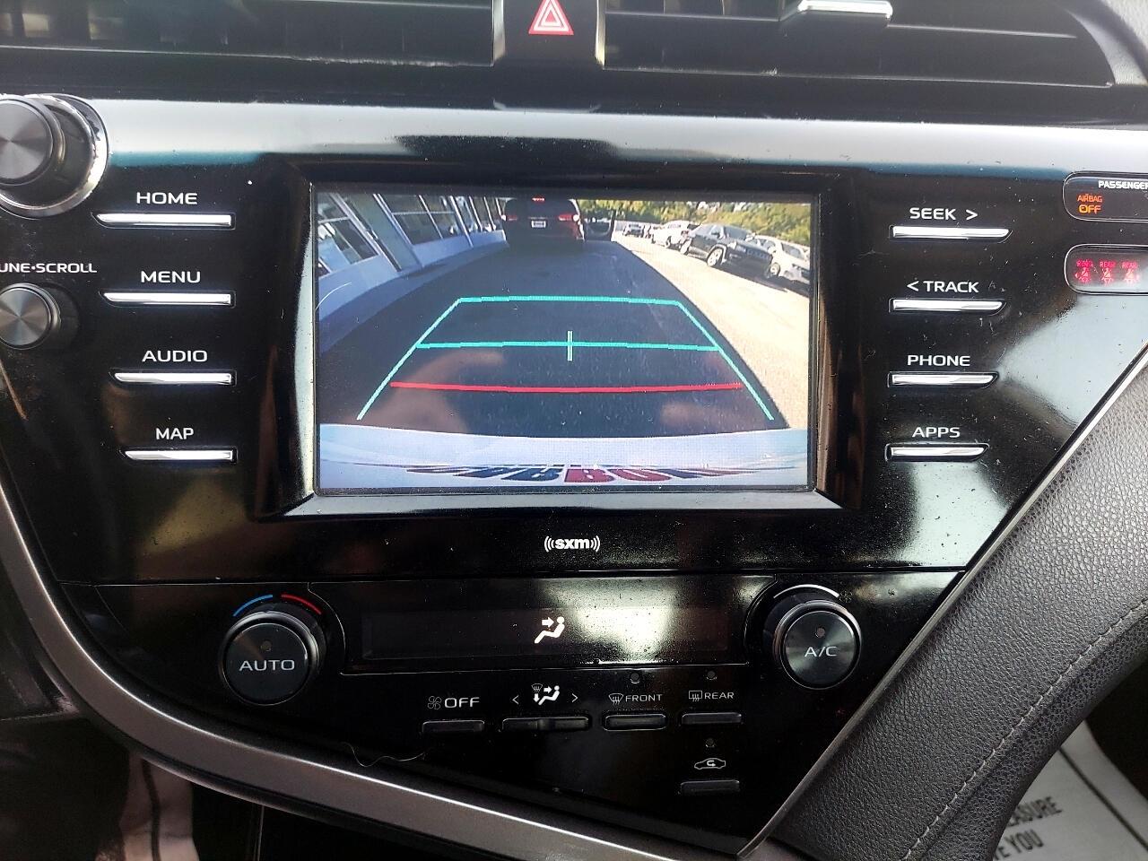 Toyota Camry SE 2020