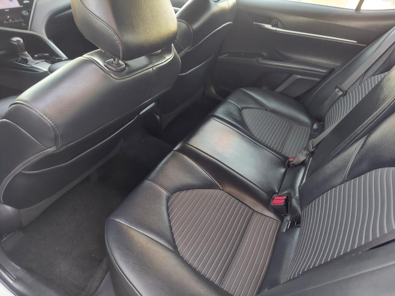 Toyota Camry SE 2020