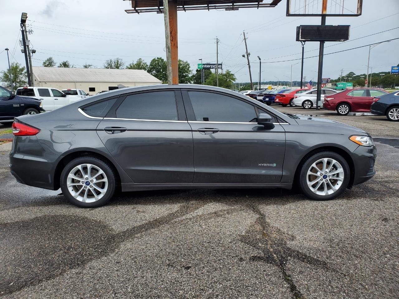 Ford Fusion Hybrid SE 2019
