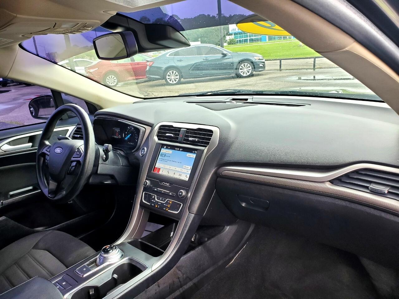 Ford Fusion Hybrid SE 2019