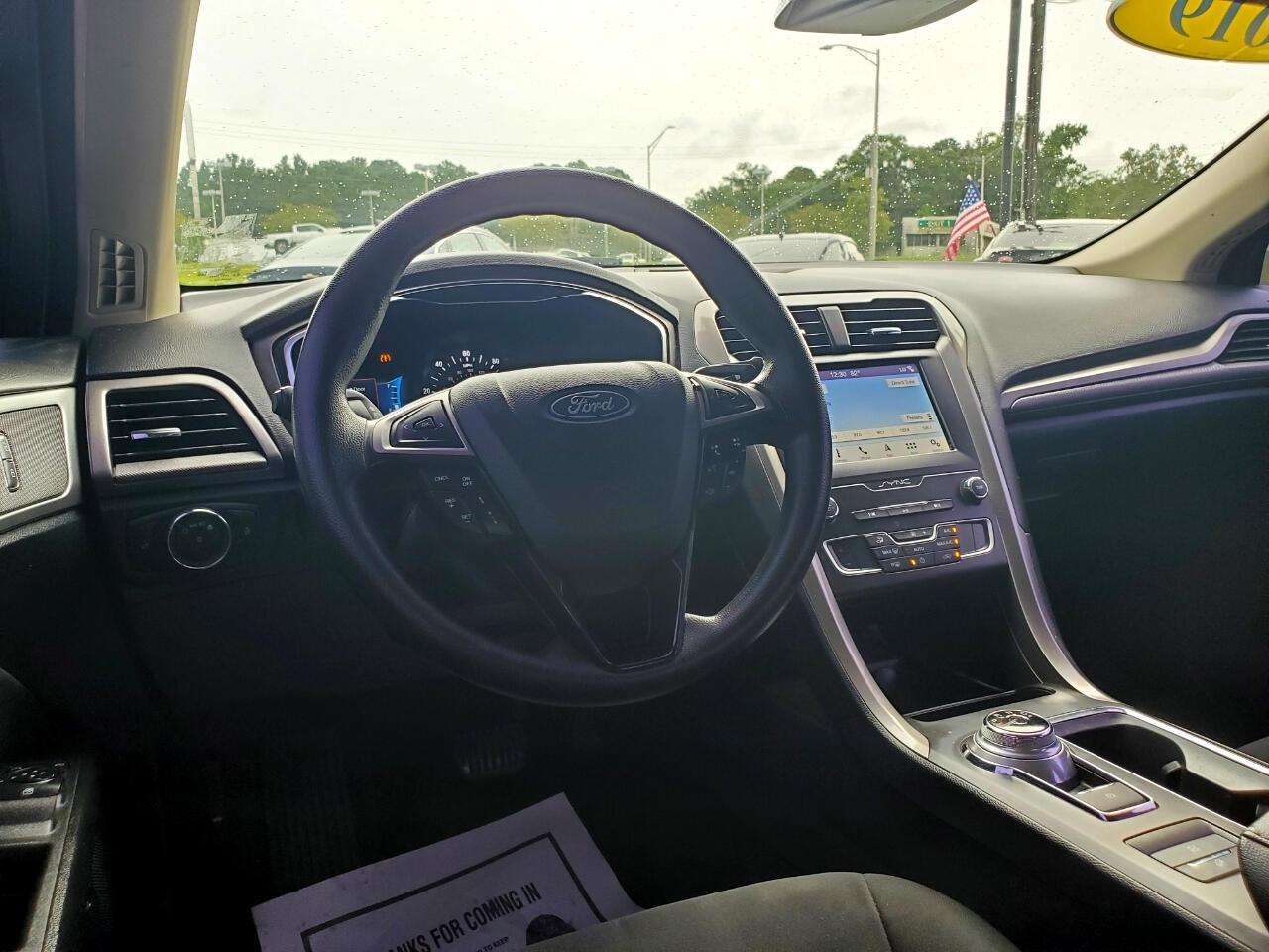 Ford Fusion Hybrid SE 2019