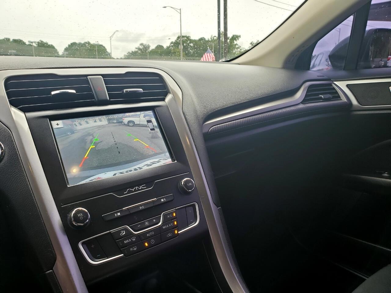 Ford Fusion Hybrid SE 2019