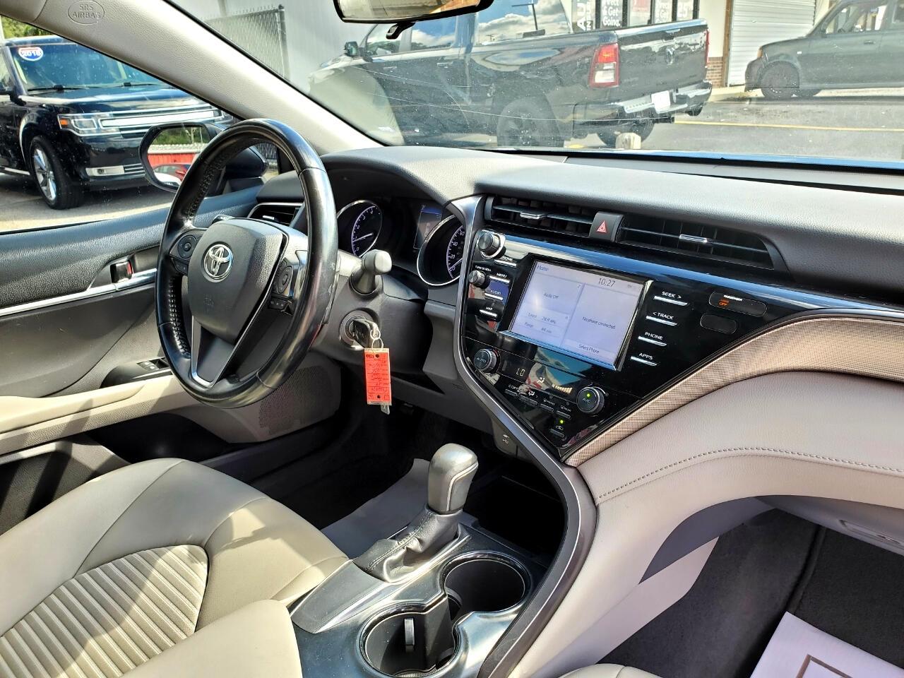 Toyota Camry XLE 2019