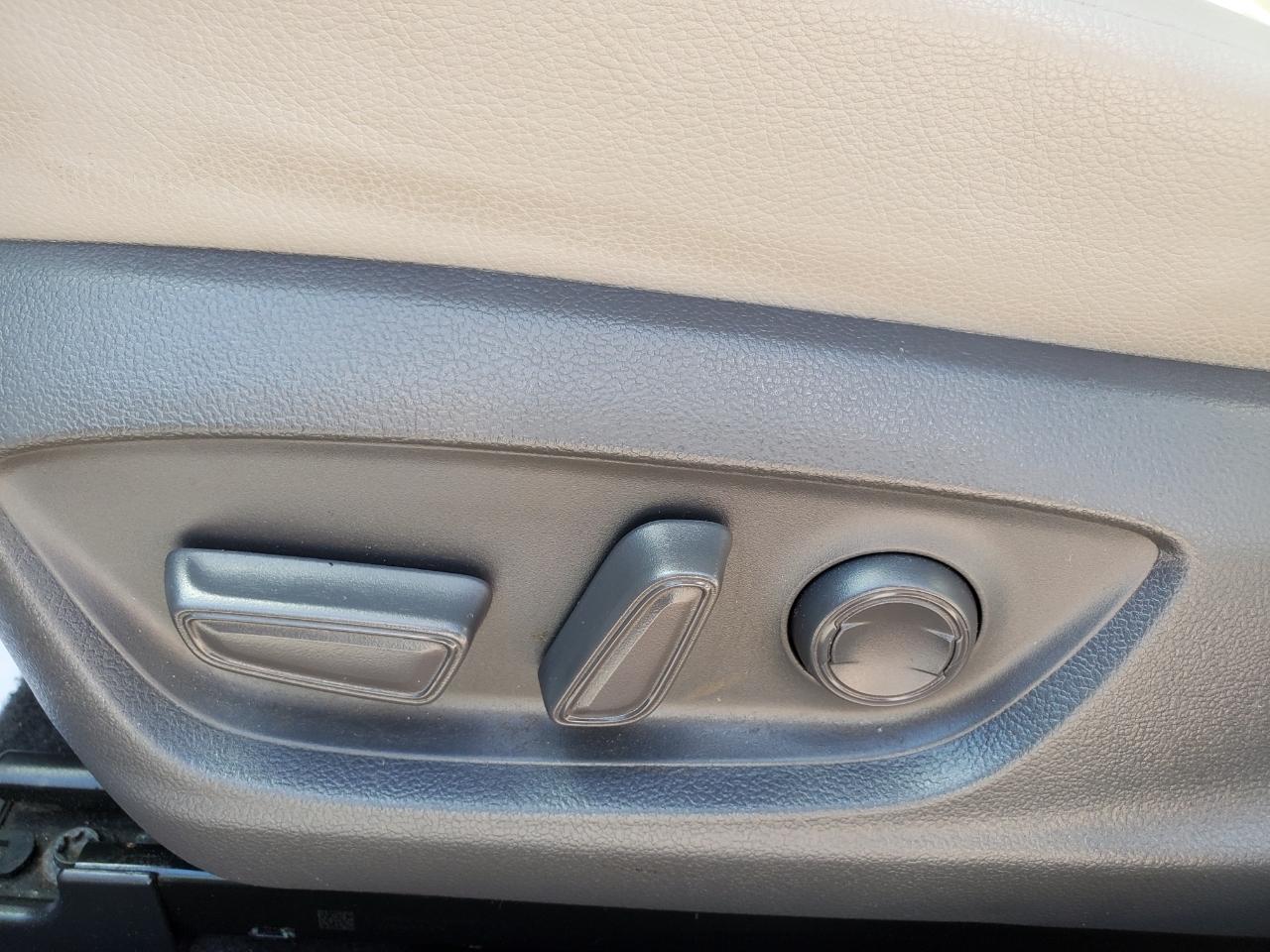 Toyota Camry XLE 2019