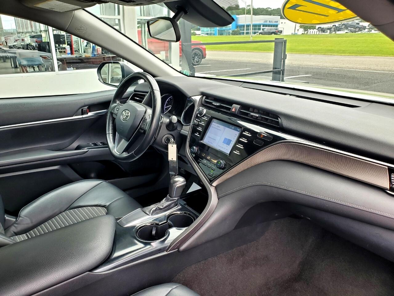Toyota Camry XLE 2019