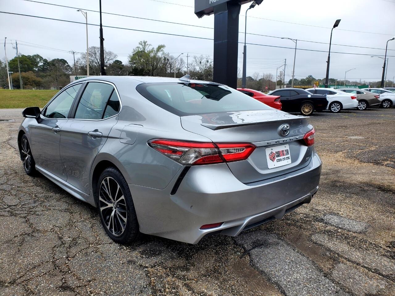 Toyota Camry SE 2019