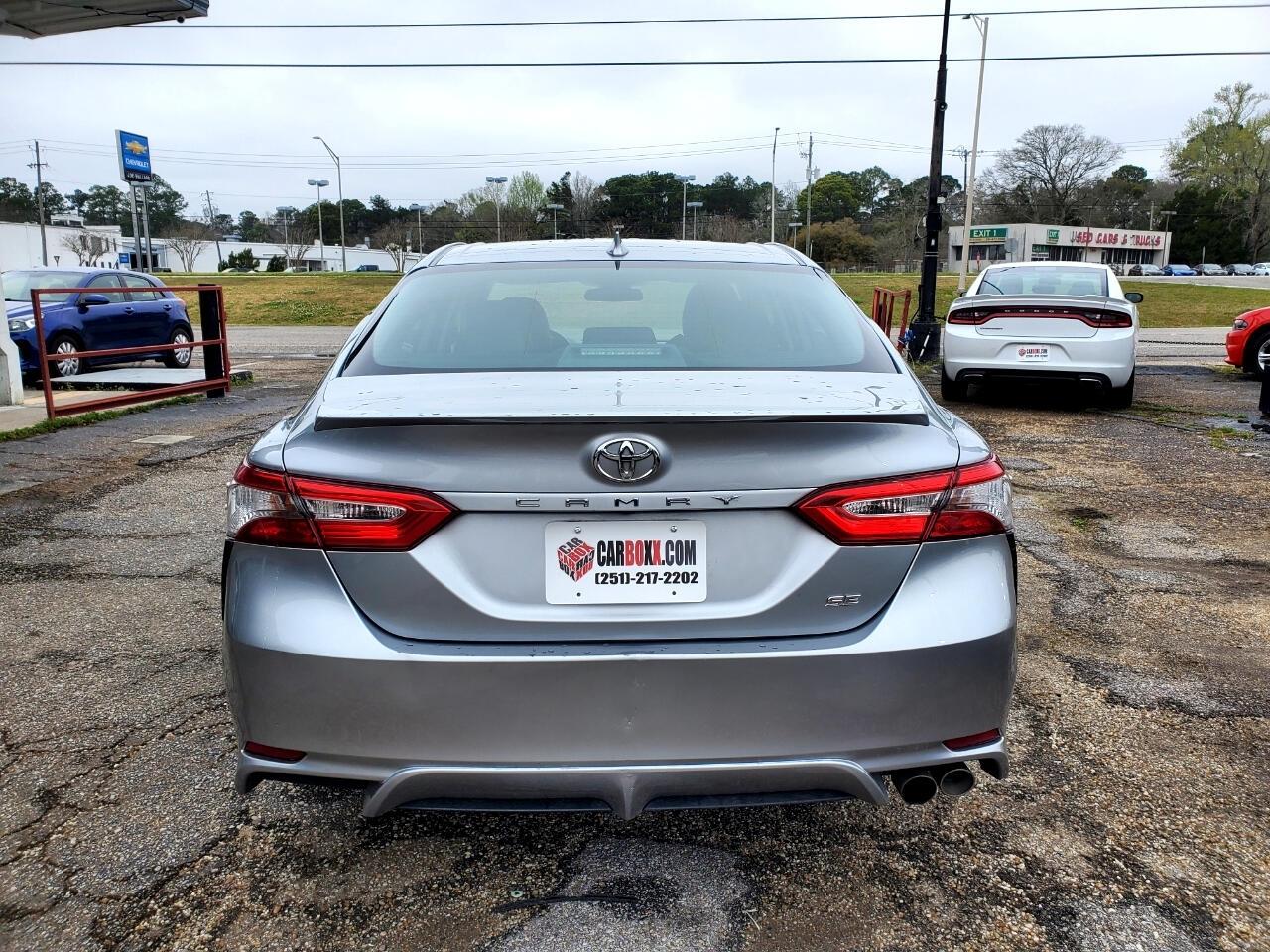 Toyota Camry SE 2019