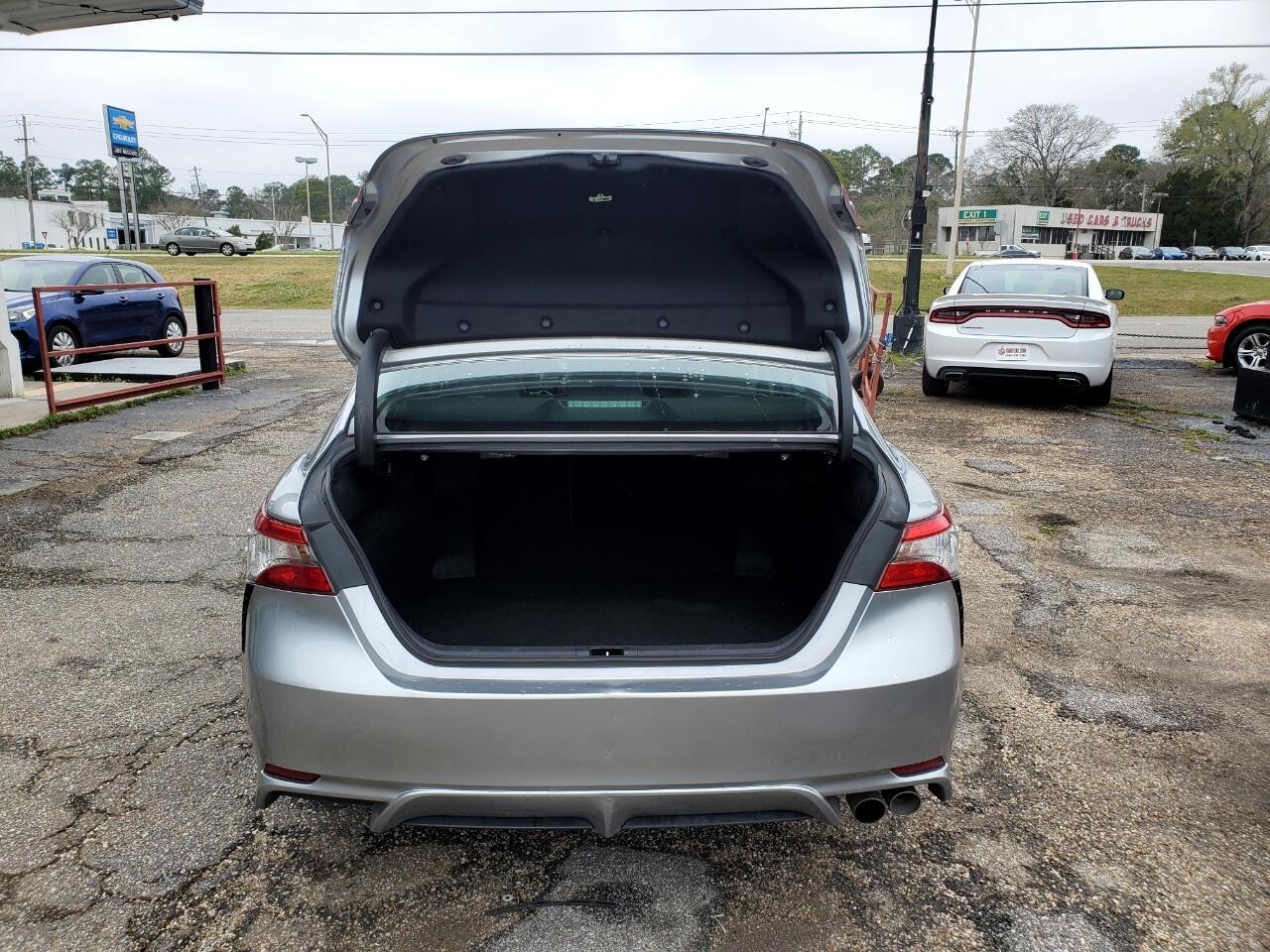 Toyota Camry SE 2019