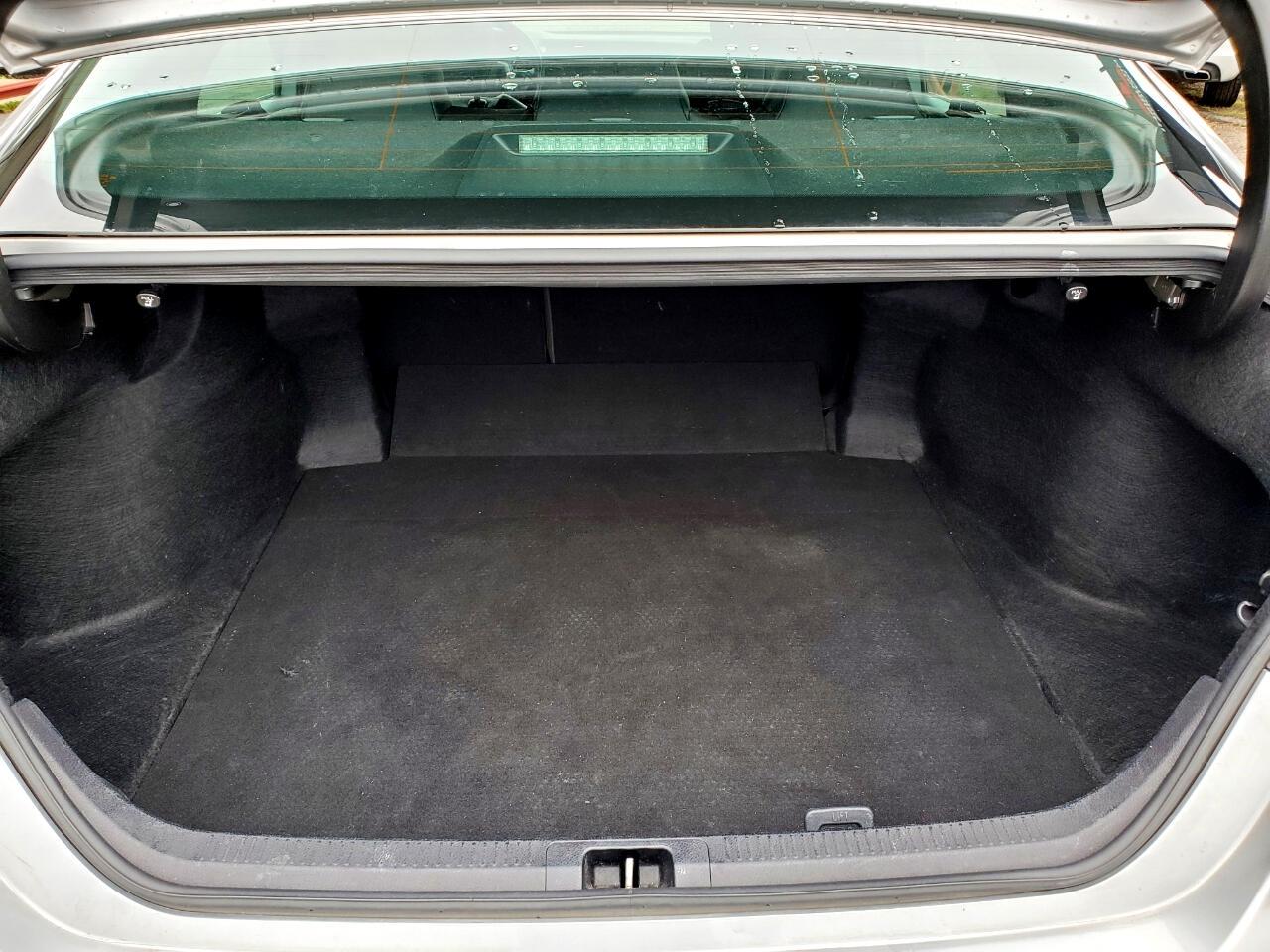 Toyota Camry SE 2019