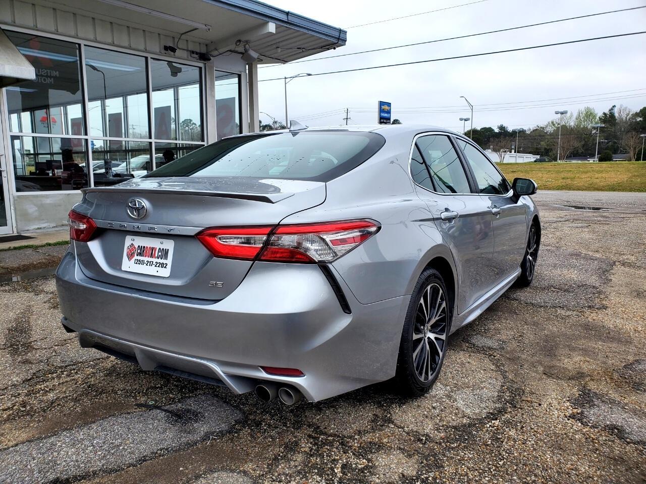 Toyota Camry SE 2019