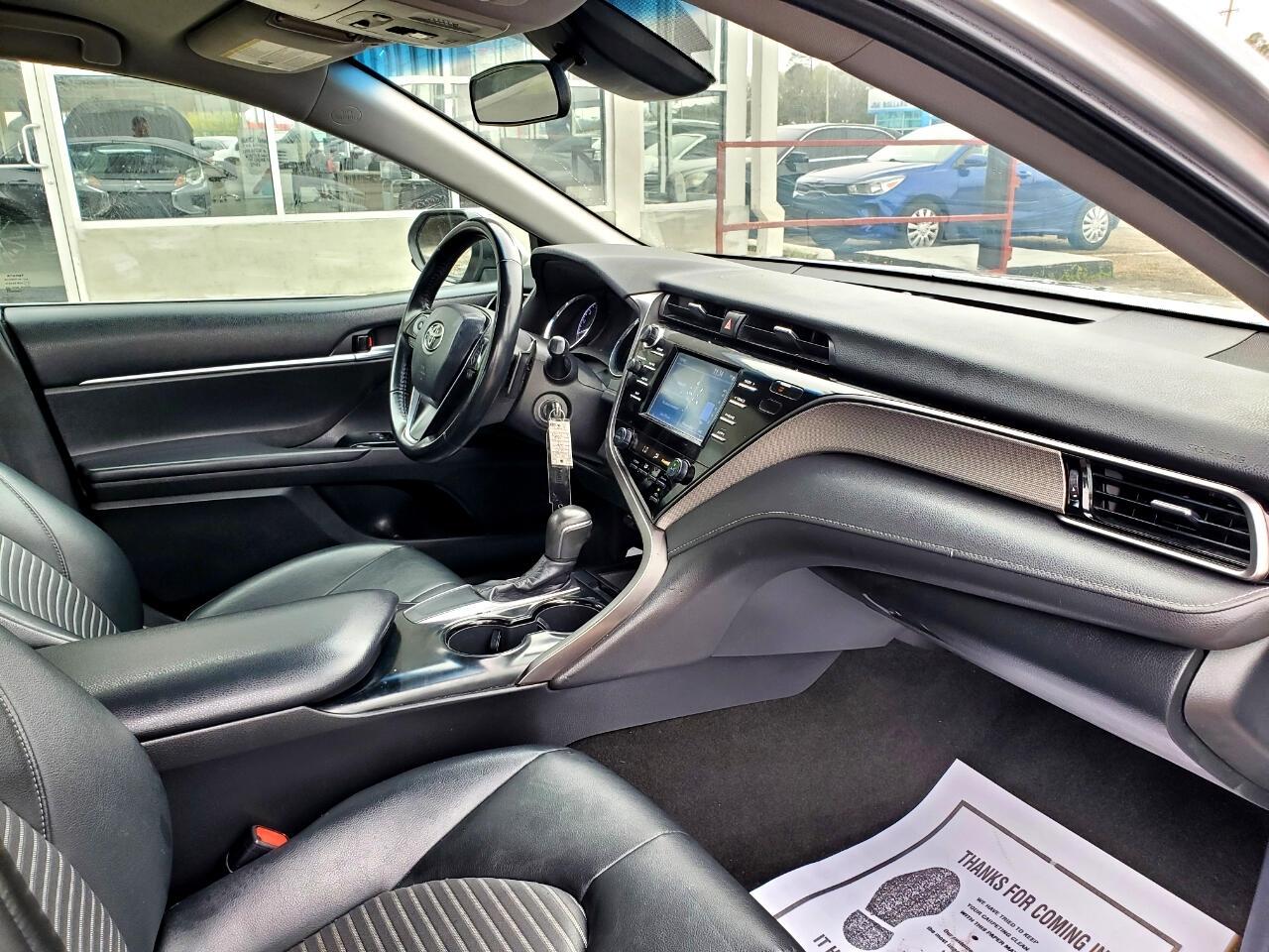 Toyota Camry SE 2019