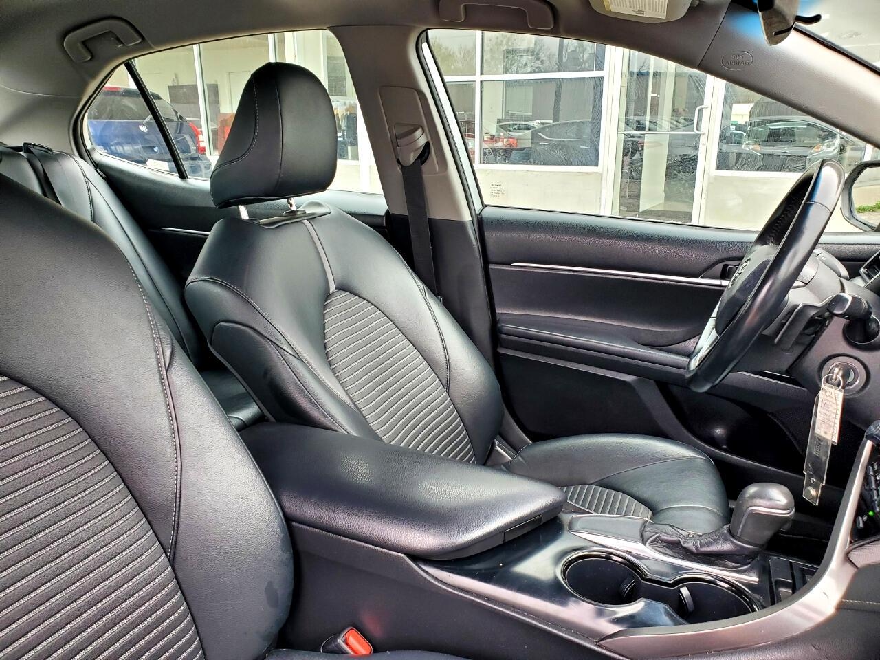 Toyota Camry SE 2019