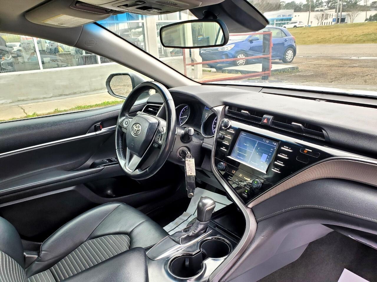 Toyota Camry SE 2019