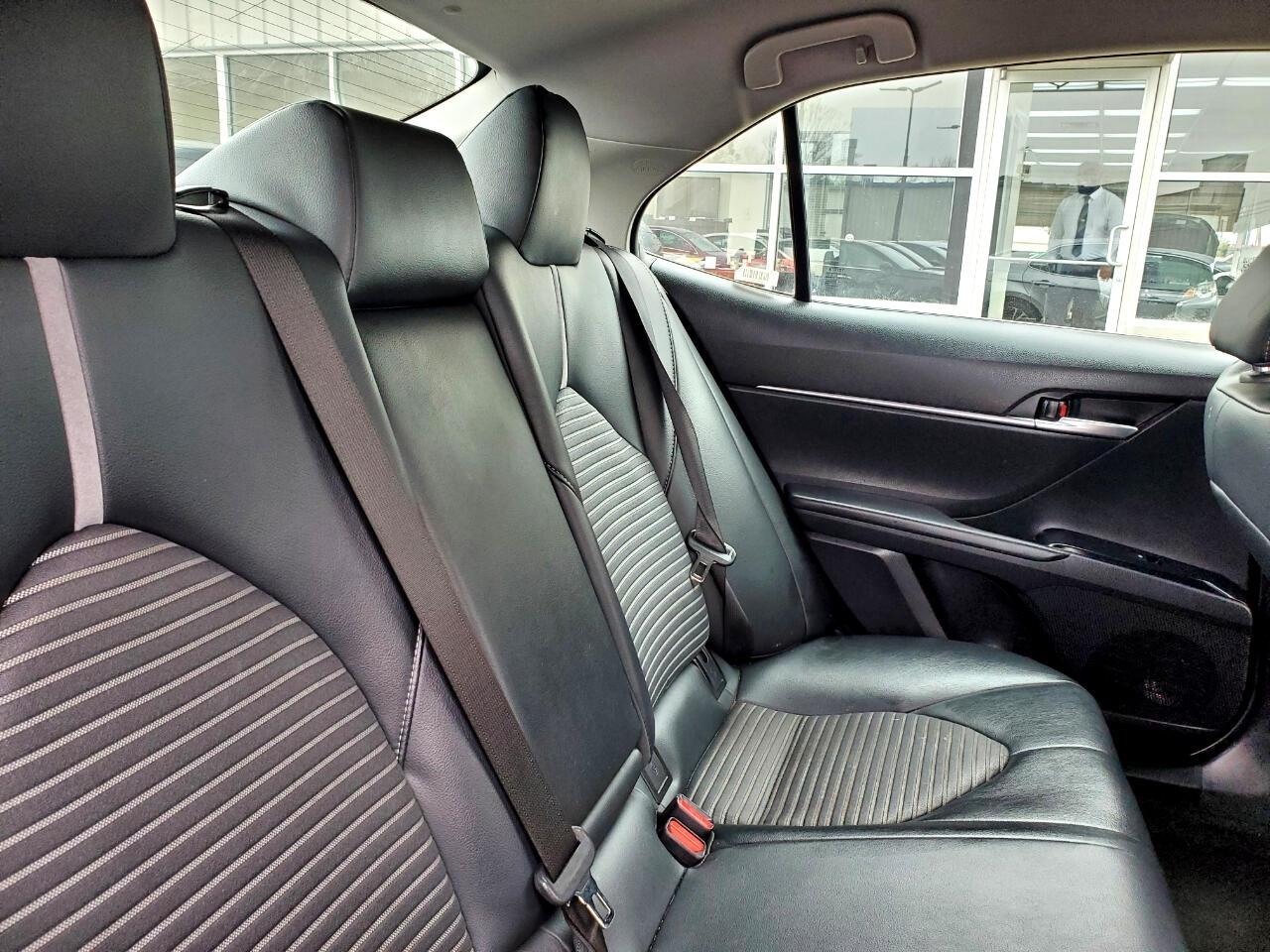 Toyota Camry SE 2019