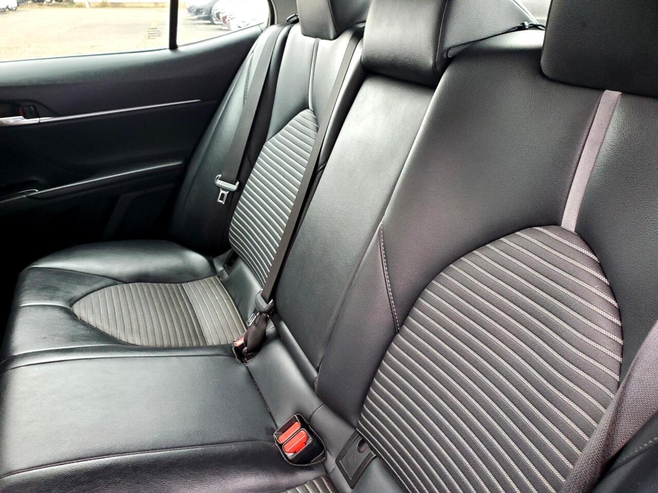 Toyota Camry SE 2019