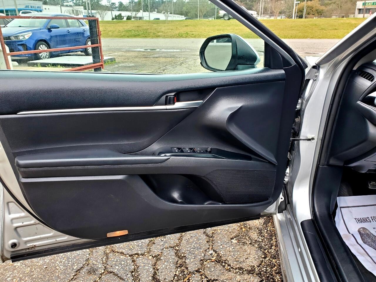 Toyota Camry SE 2019