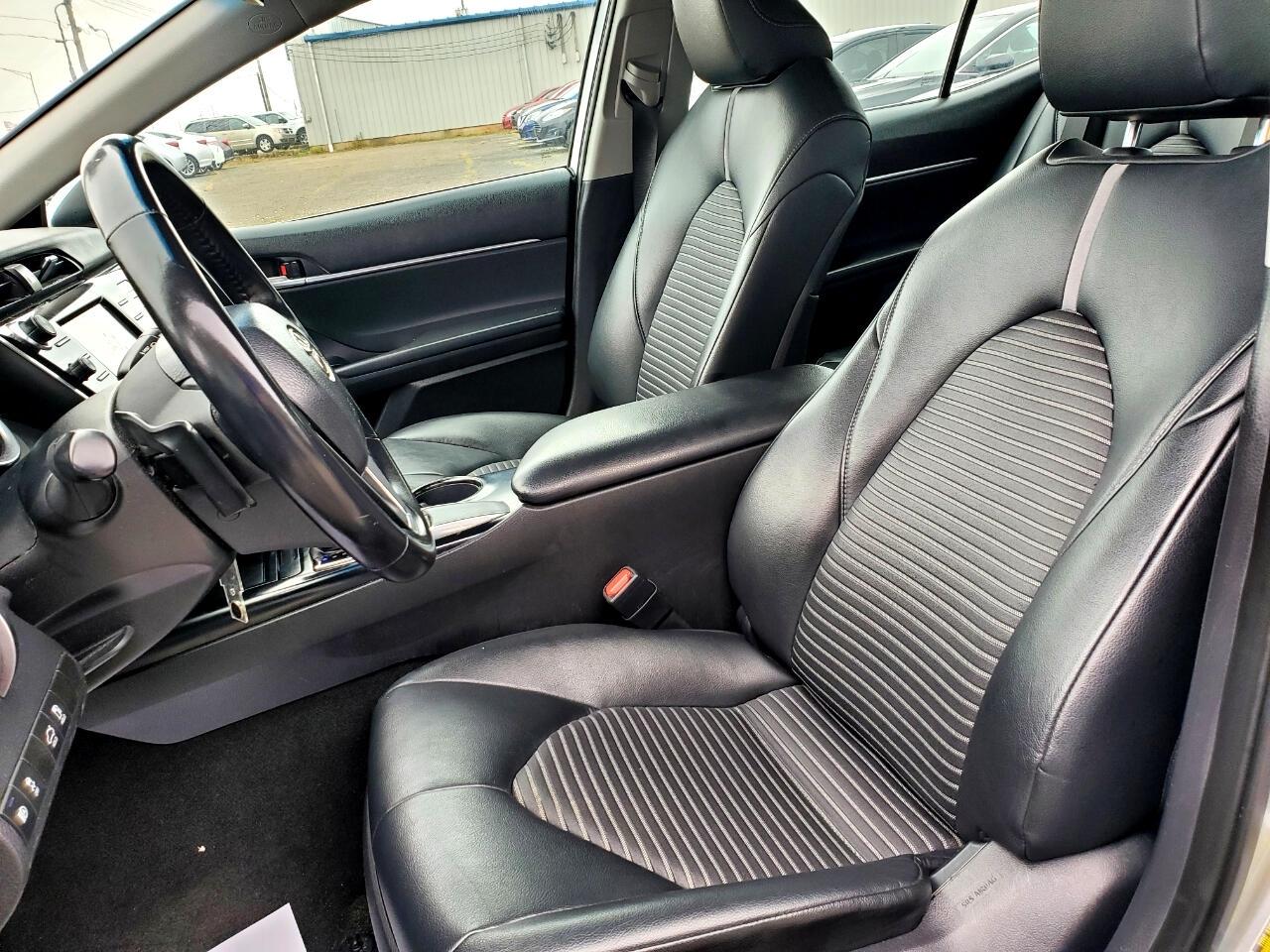 Toyota Camry SE 2019