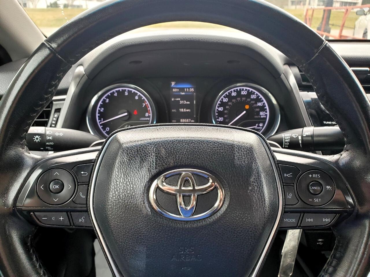 Toyota Camry SE 2019