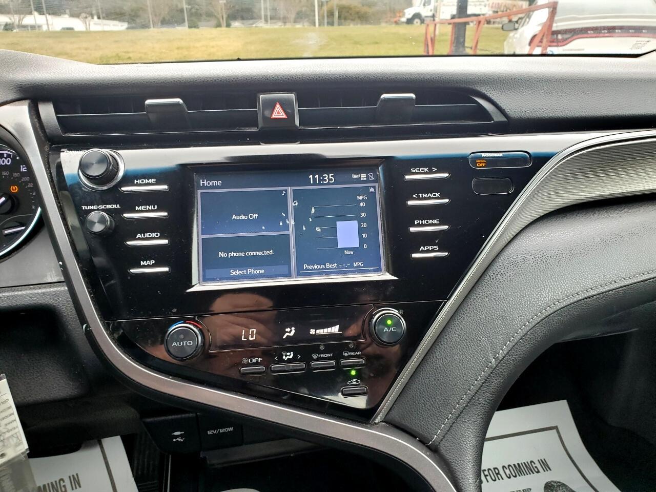 Toyota Camry SE 2019