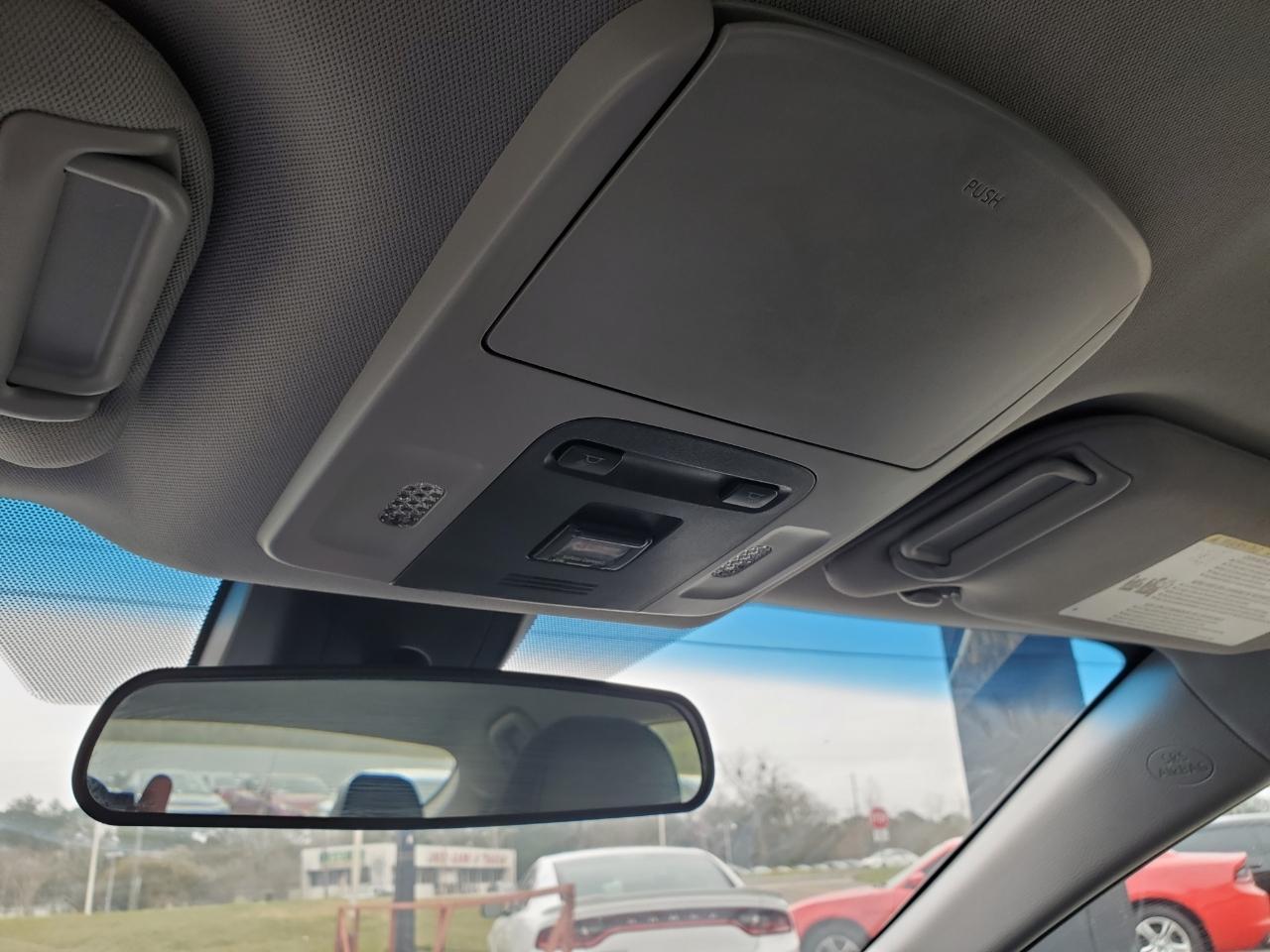 Toyota Camry SE 2019