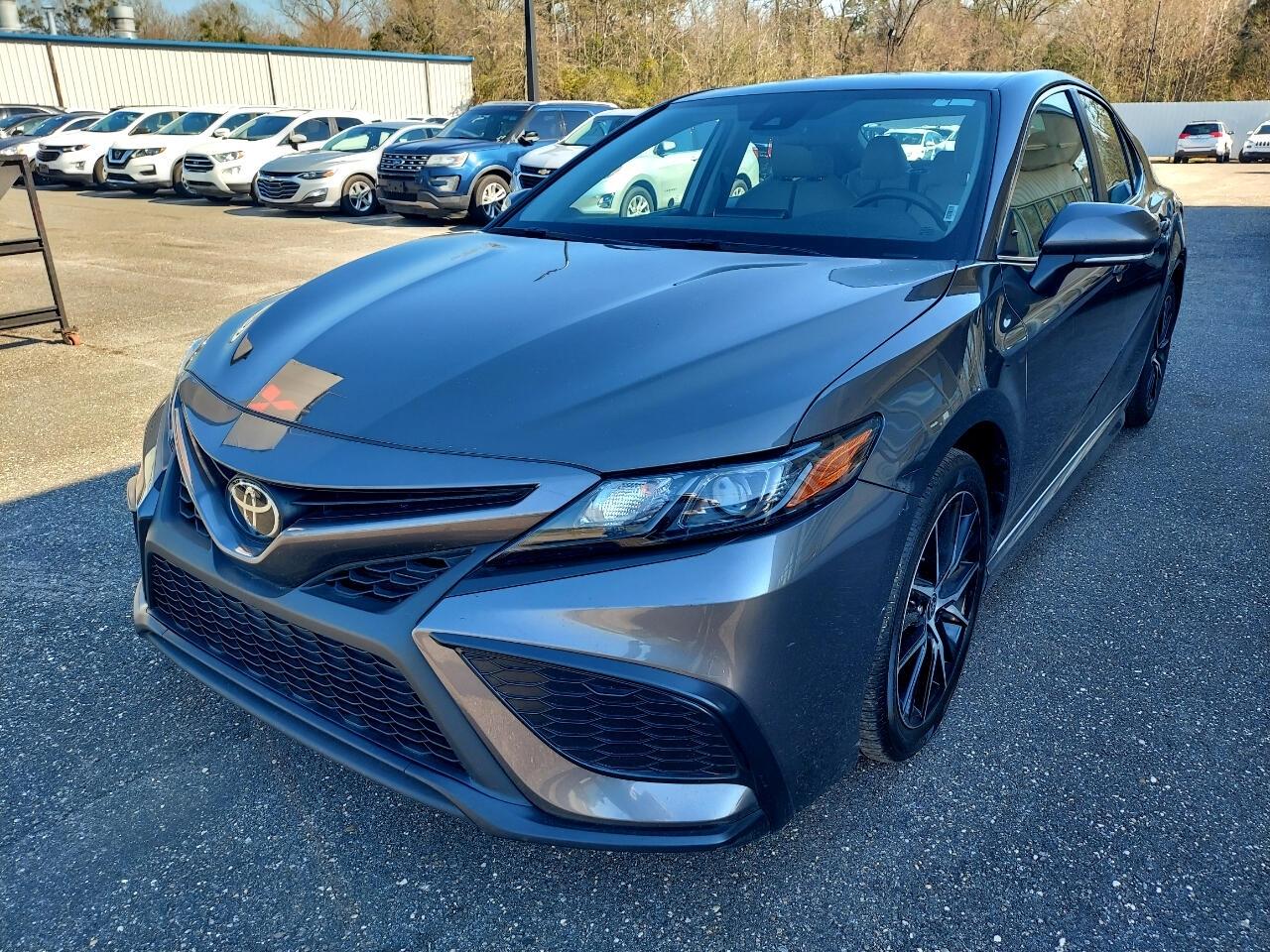 Toyota Camry SE 2022
