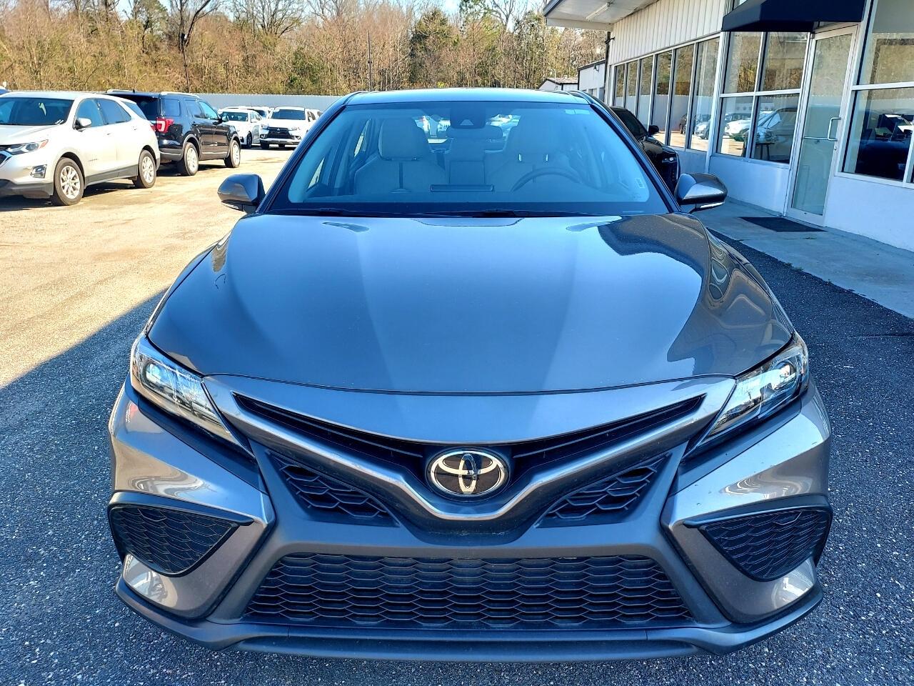 Toyota Camry SE 2022