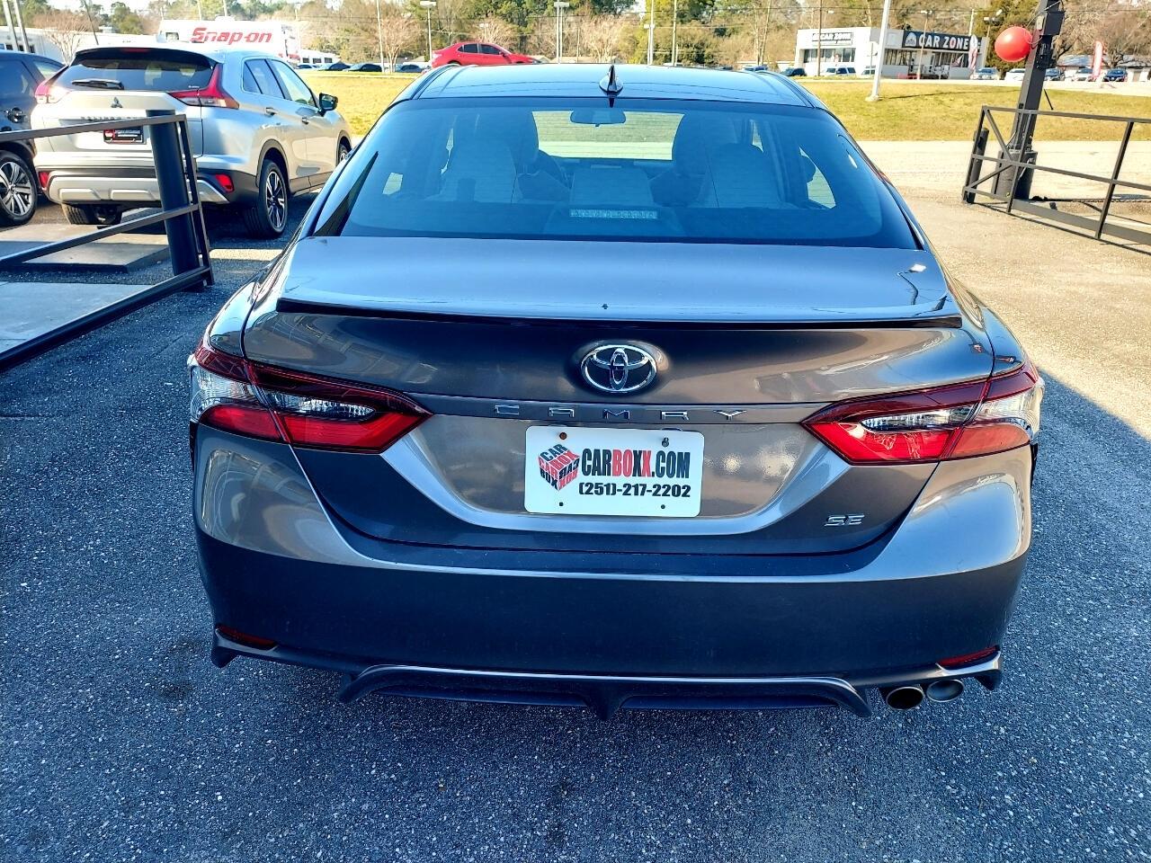Toyota Camry SE 2022