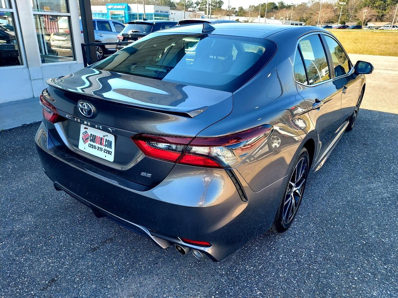 Toyota Camry SE 2022