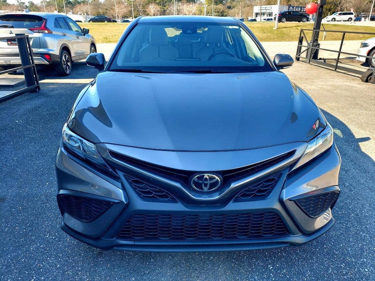 Toyota Camry SE 2022