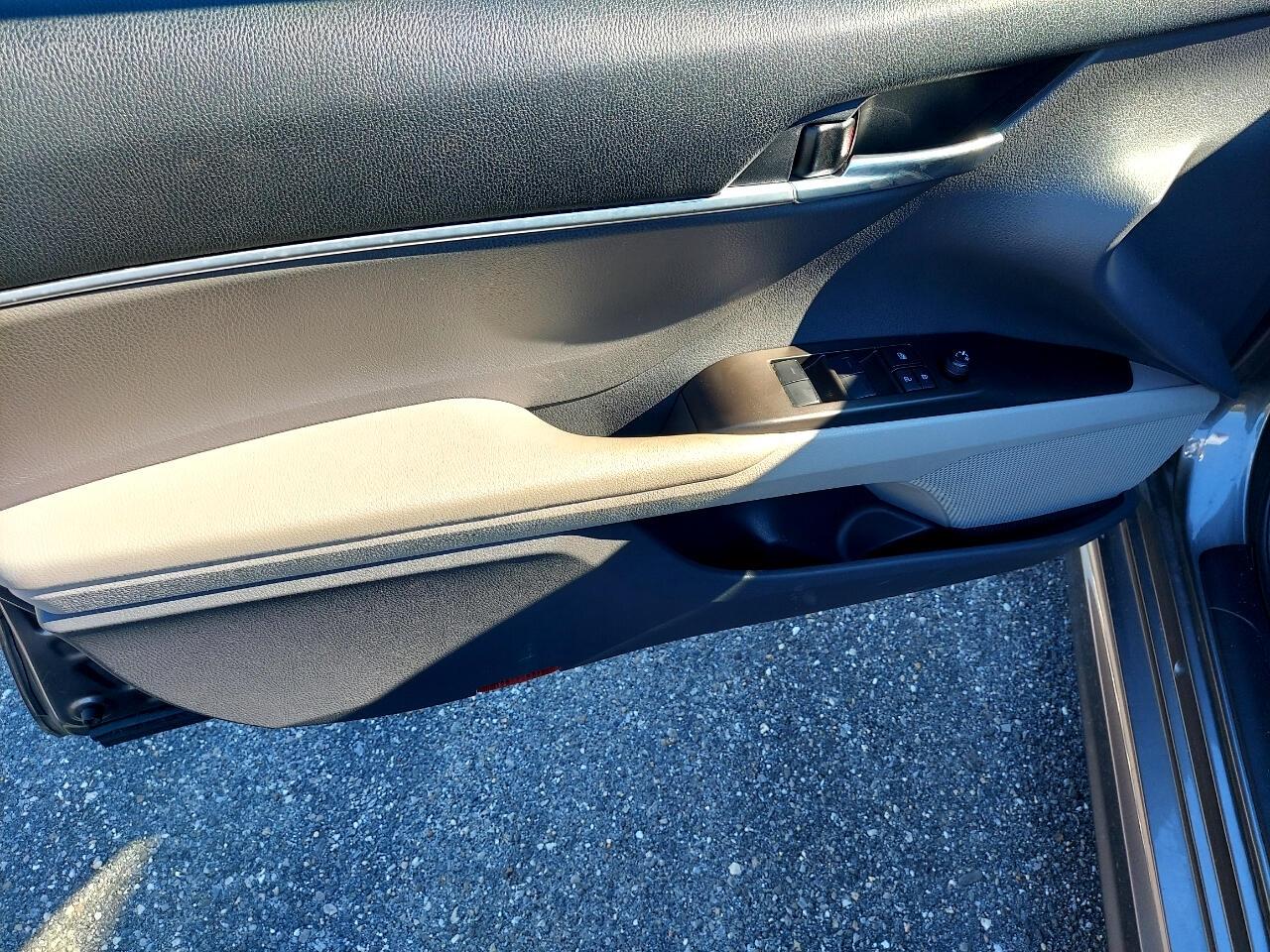 Toyota Camry SE 2022