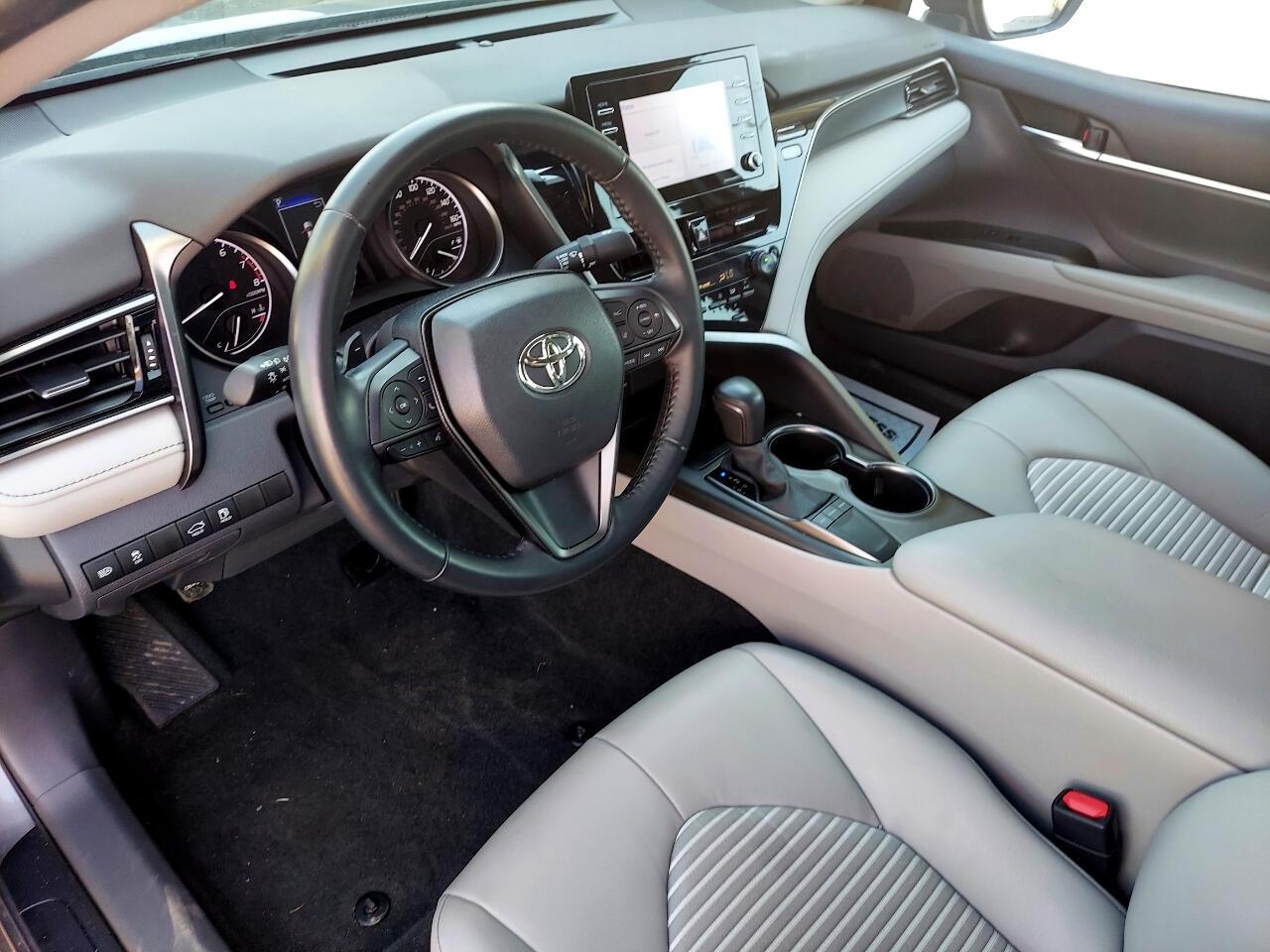 Toyota Camry SE 2022