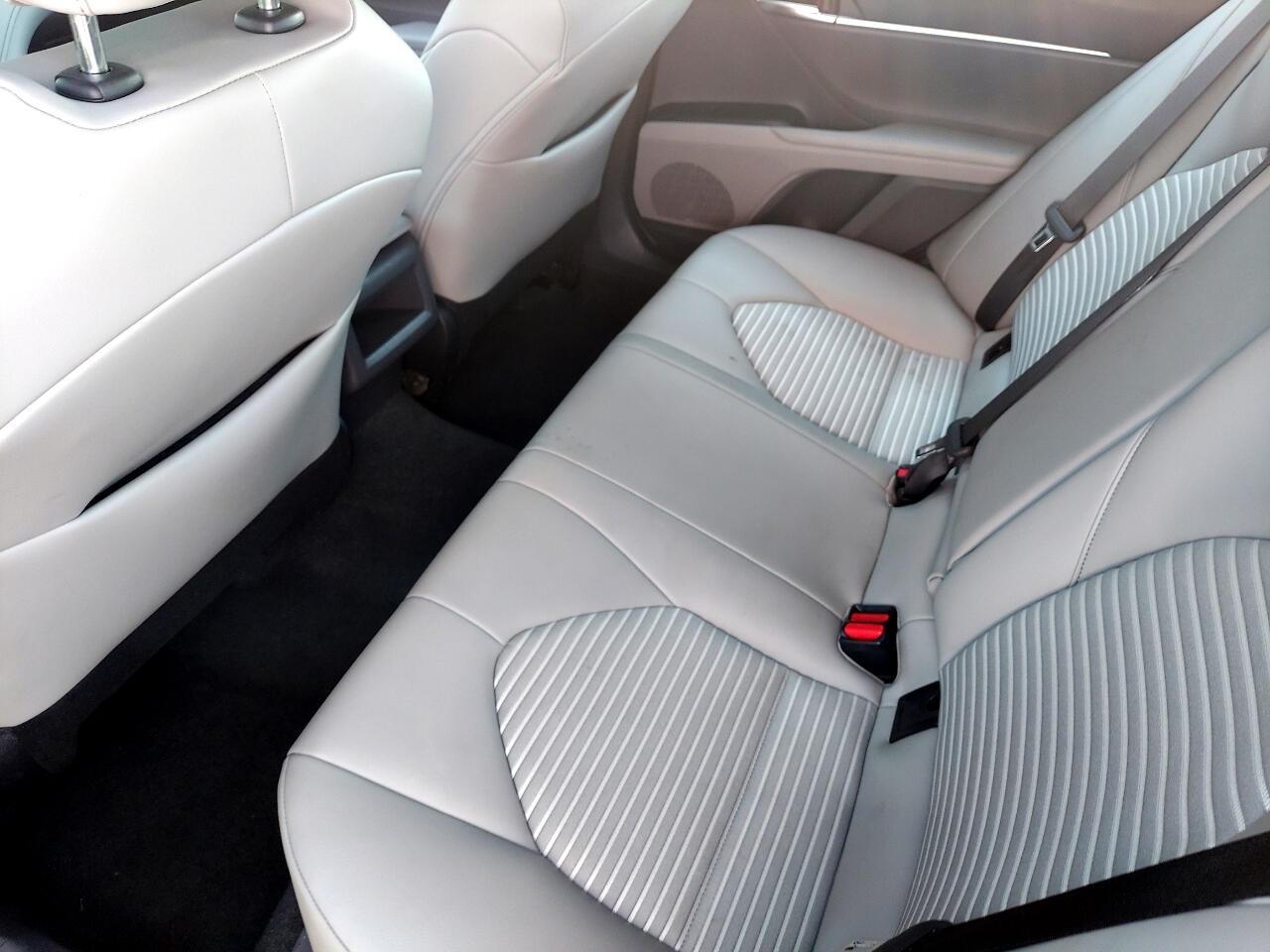 Toyota Camry SE 2022