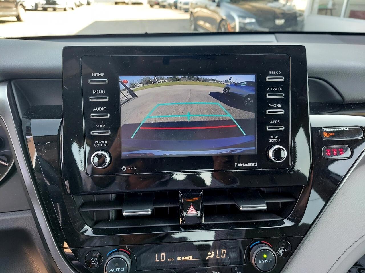 Toyota Camry SE 2022