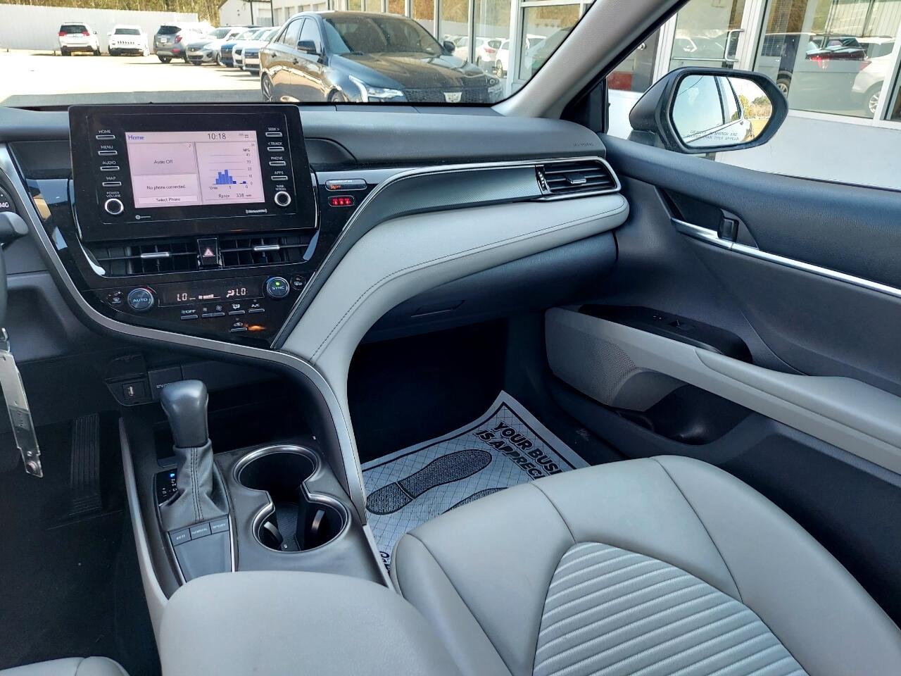 Toyota Camry SE 2022