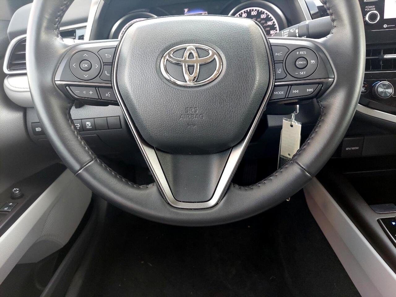 Toyota Camry SE 2022