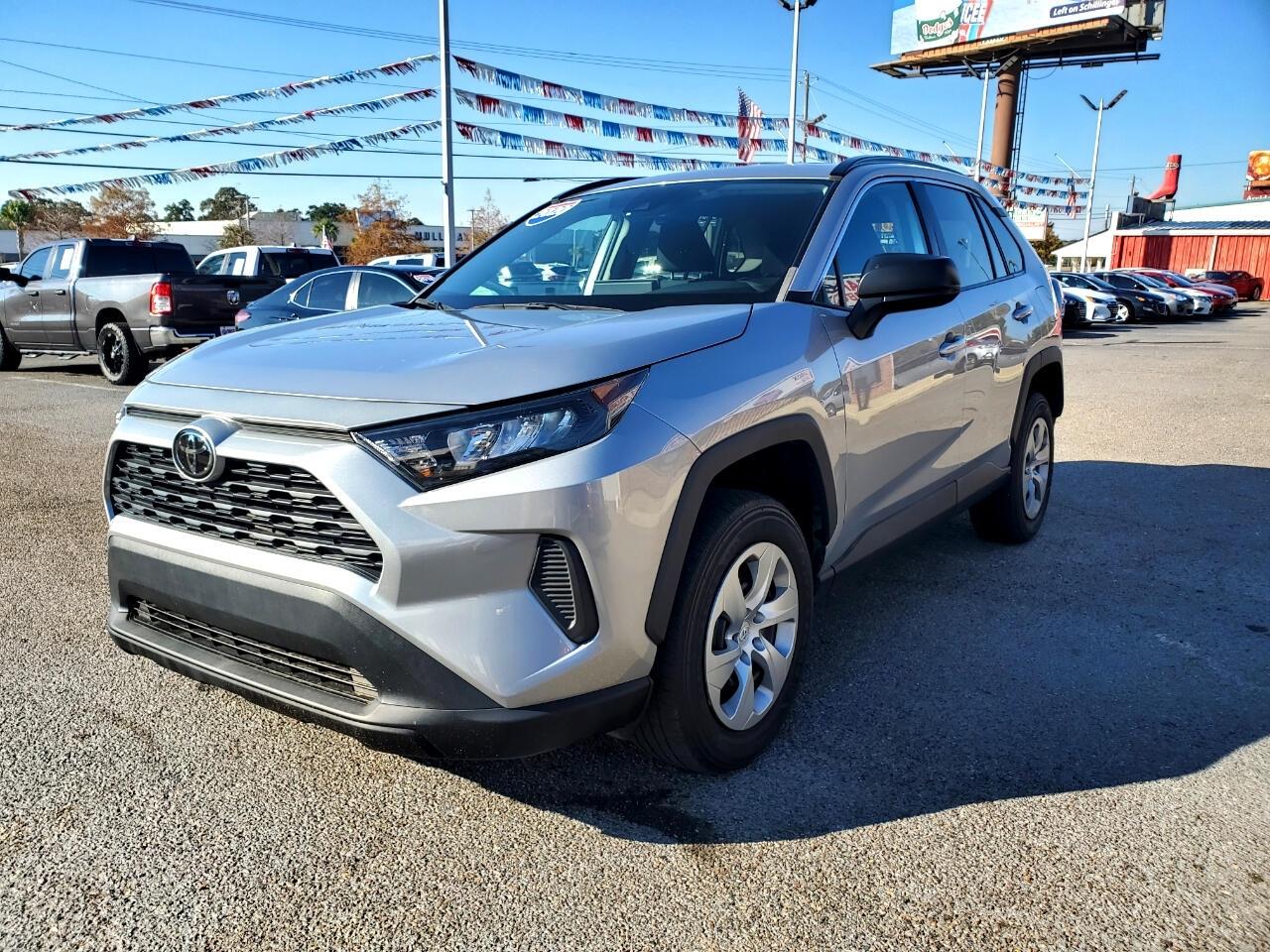 Toyota RAV4 LE 2020