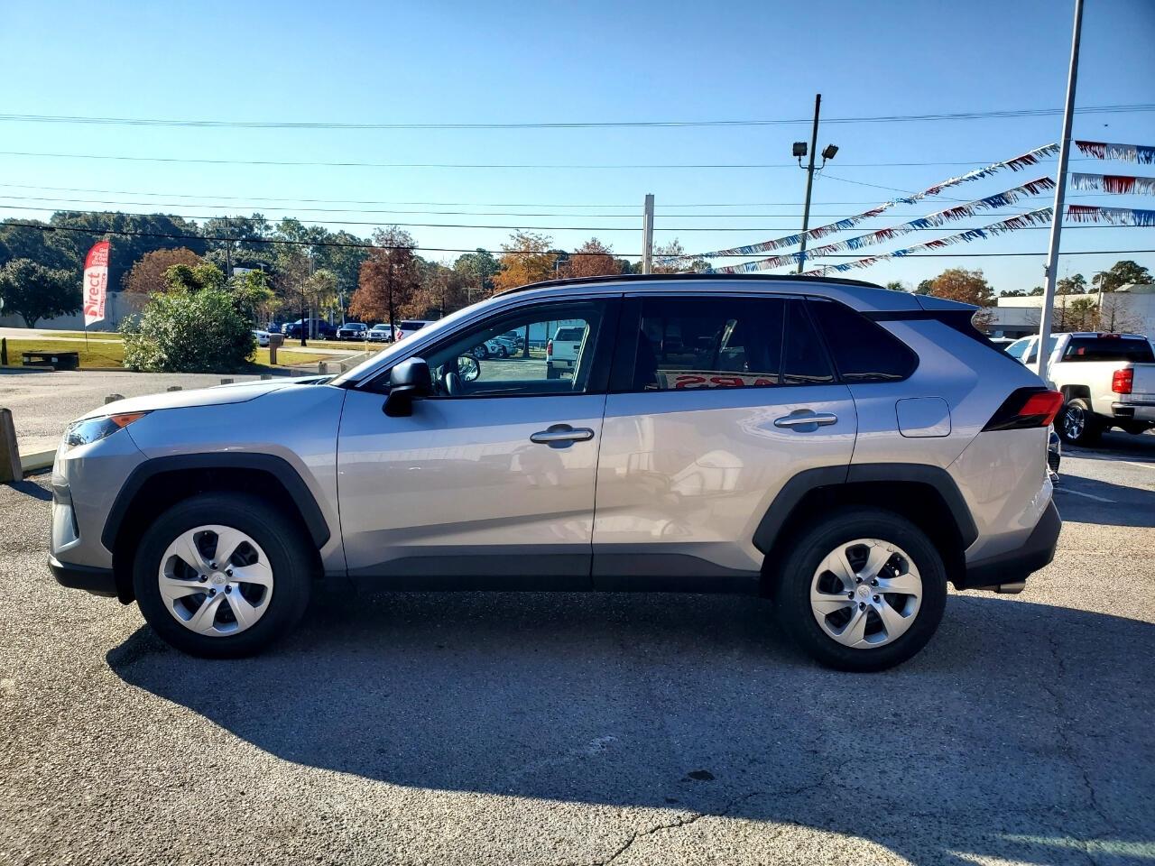 Toyota RAV4 LE 2020