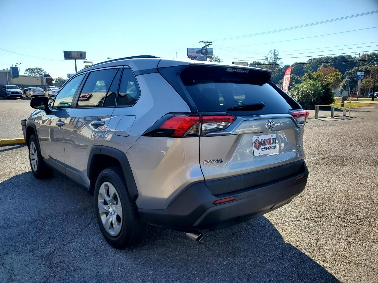 Toyota RAV4 LE 2020