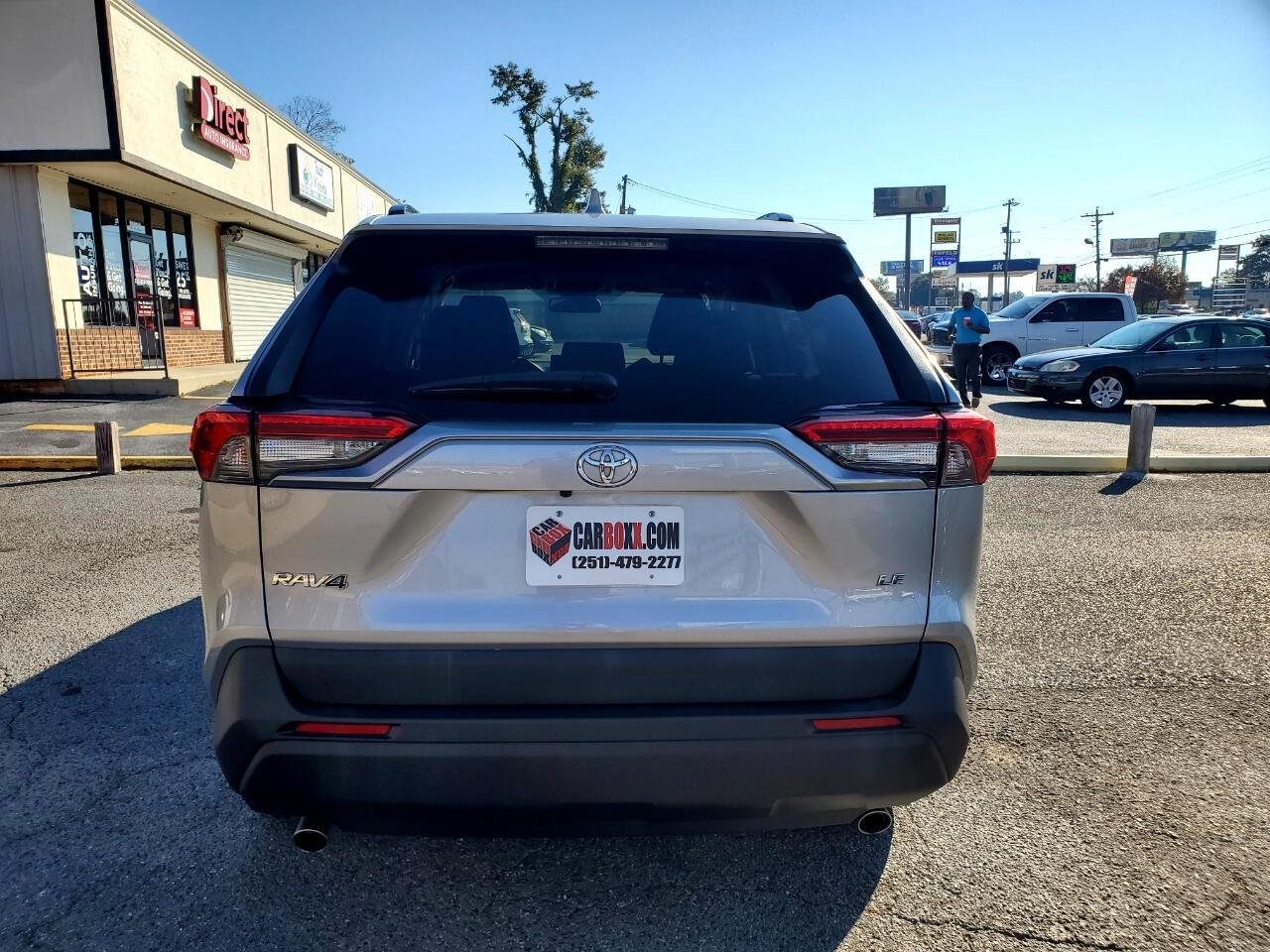 Toyota RAV4 LE 2020