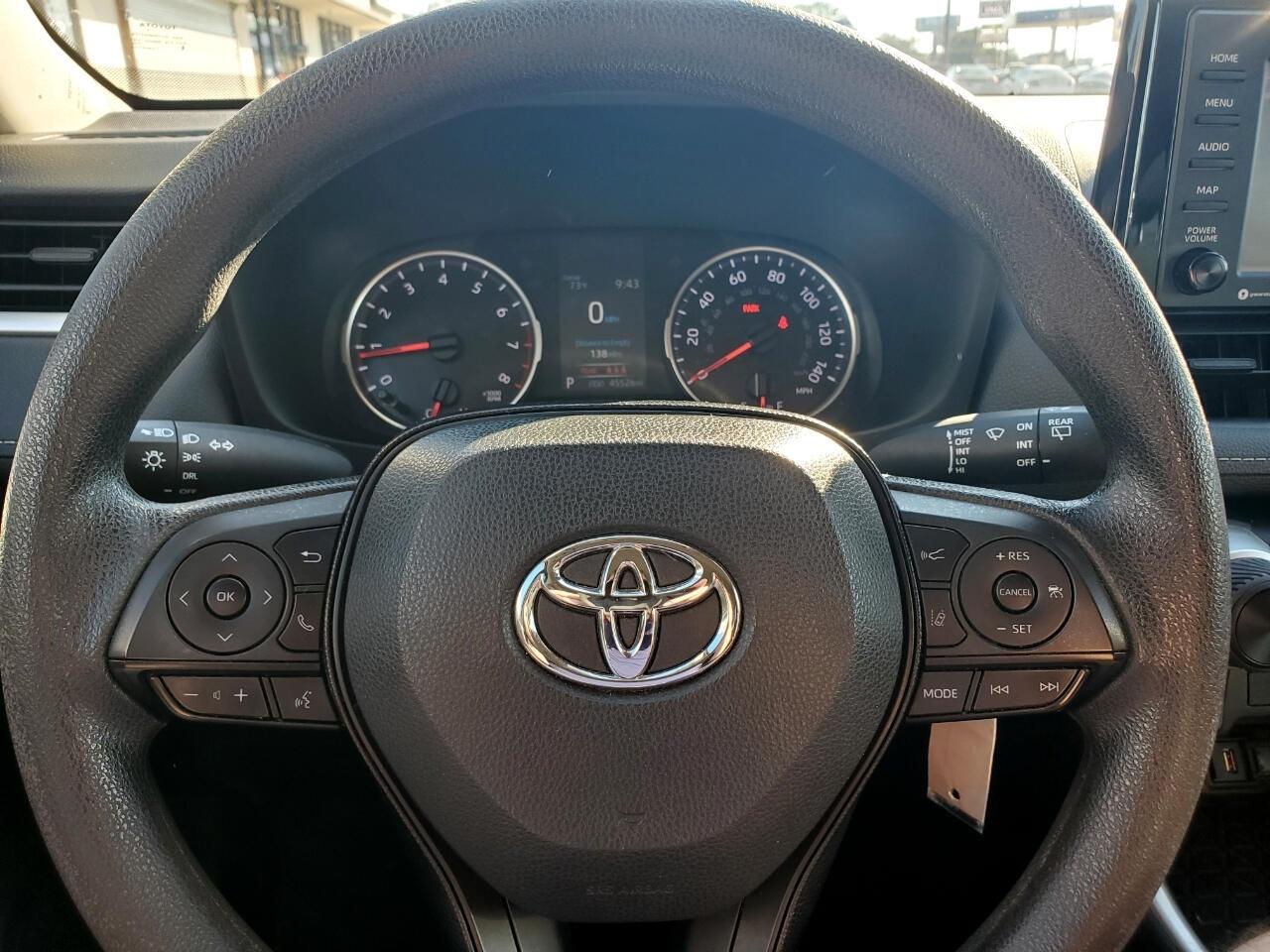 Toyota RAV4 LE 2020