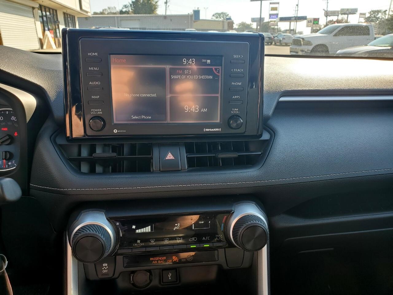 Toyota RAV4 LE 2020